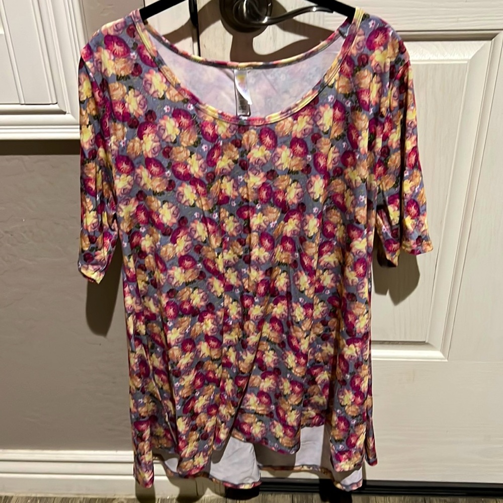 LuLaRoe XL Classic T Top